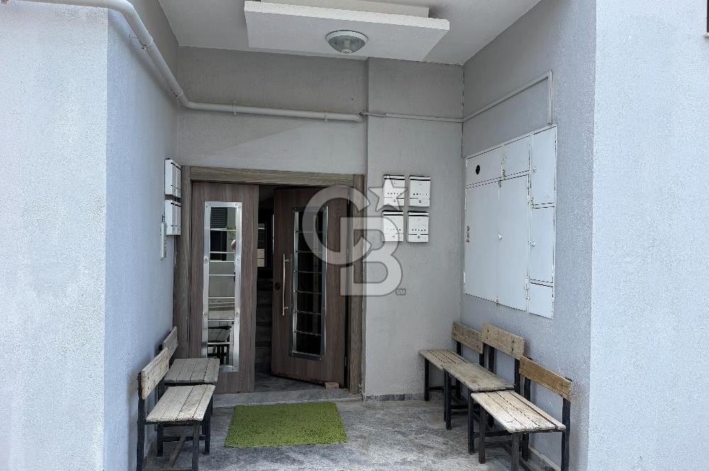 Seferihisar Merkezde Açık Otoparklı Temiz Kullanılmış 2+1 Daire
