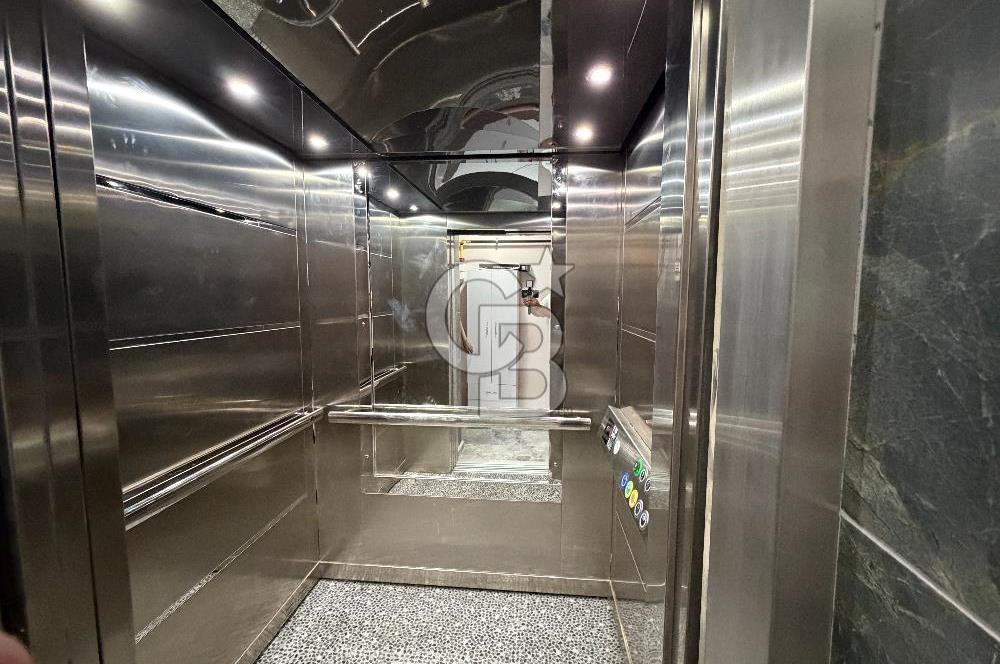 Seferihisar Merkezde Açık Otoparklı Temiz Kullanılmış 2+1 Daire
