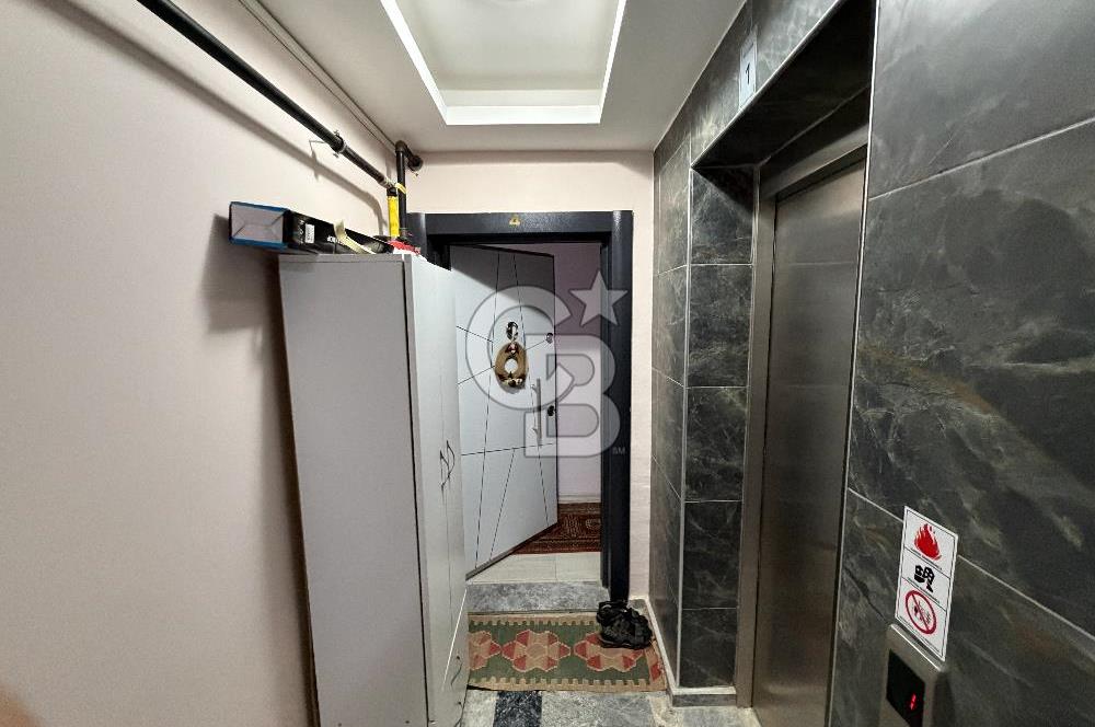 Seferihisar Merkezde Açık Otoparklı Temiz Kullanılmış 2+1 Daire