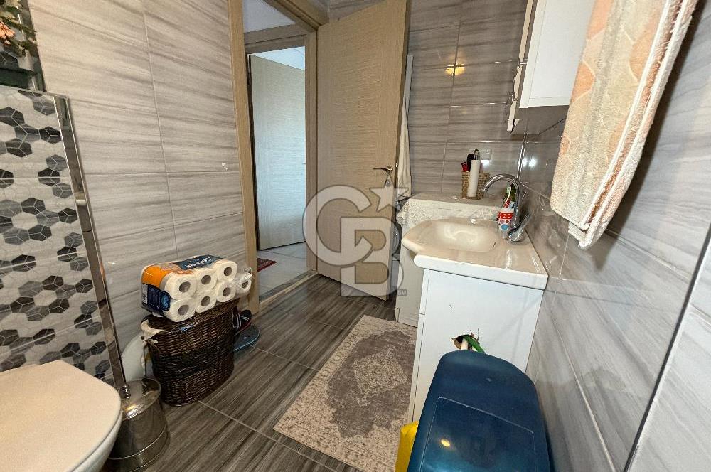 Seferihisar Merkezde Açık Otoparklı Temiz Kullanılmış 2+1 Daire