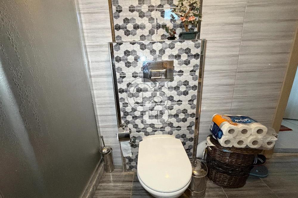 Seferihisar Merkezde Açık Otoparklı Temiz Kullanılmış 2+1 Daire