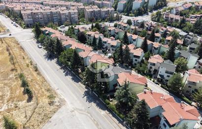 ÇAYYOLU KORUDA BOŞ OTURUMA HAZIR 5+1 SATILIK VİLLA