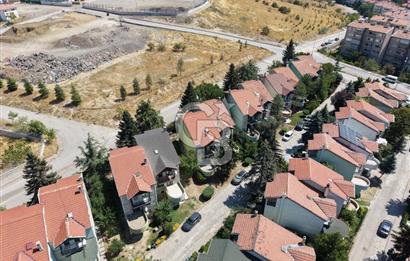 ÇAYYOLU KORUDA BOŞ OTURUMA HAZIR 5+1 SATILIK VİLLA