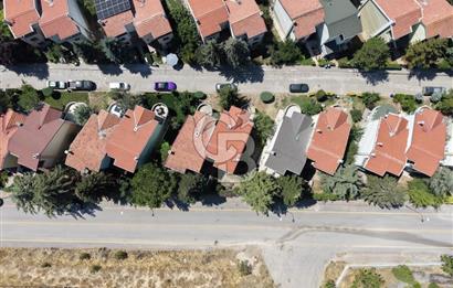 ÇAYYOLU KORUDA BOŞ OTURUMA HAZIR 5+1 SATILIK VİLLA