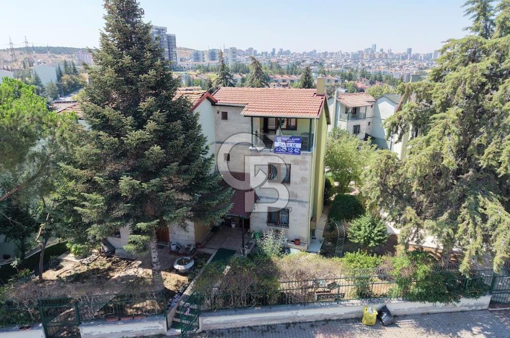 ÇAYYOLU KORUDA BOŞ OTURUMA HAZIR 5+1 SATILIK VİLLA