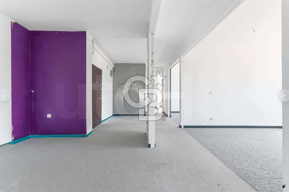KOZYATAĞI ANA CADDE ÜZERİ İŞ MERKEZİNDE OTOPARKLI KİRALIK OFİS