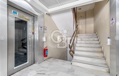 KOZYATAĞI ANA CADDE ÜZERİ İŞ MERKEZİNDE OTOPARKLI KİRALIK OFİS