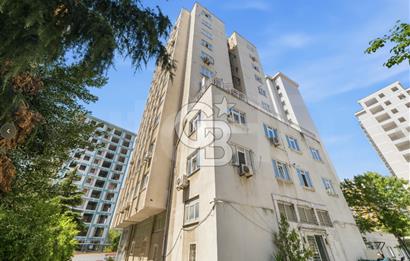 KOZYATAĞI ANA CADDE ÜZERİ İŞ MERKEZİNDE OTOPARKLI KİRALIK OFİS