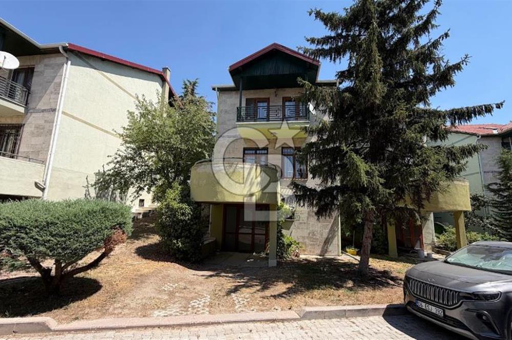 ÇAYYOLU KORUDA BOŞ OTURUMA HAZIR 5+1 SATILIK VİLLA
