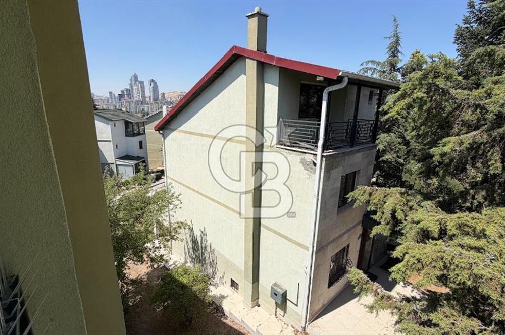 ÇAYYOLU KORUDA BOŞ OTURUMA HAZIR 5+1 SATILIK VİLLA