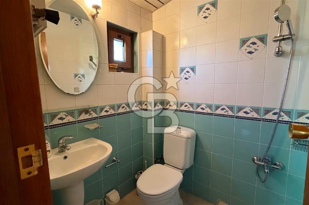 ÇAYYOLU KORUDA BOŞ OTURUMA HAZIR 5+1 SATILIK VİLLA