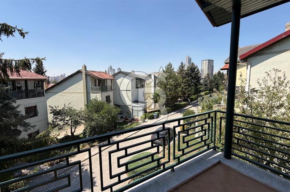 ÇAYYOLU KORUDA BOŞ OTURUMA HAZIR 5+1 SATILIK VİLLA