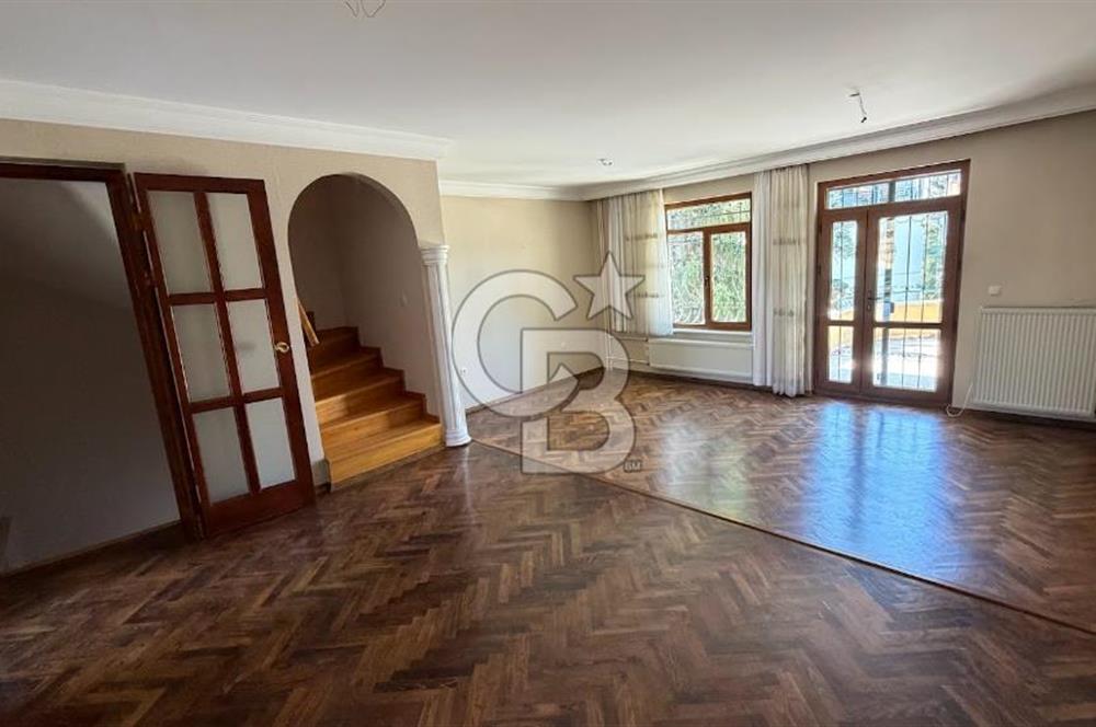 ÇAYYOLU KORUDA BOŞ OTURUMA HAZIR 5+1 SATILIK VİLLA