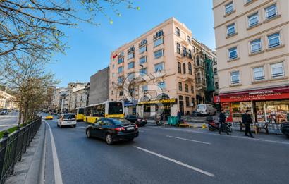 TAKSİM MEYDANA ÇOK YAKIN , TARLABAŞI BULVARINDA YATIRIM FIRSATI.
