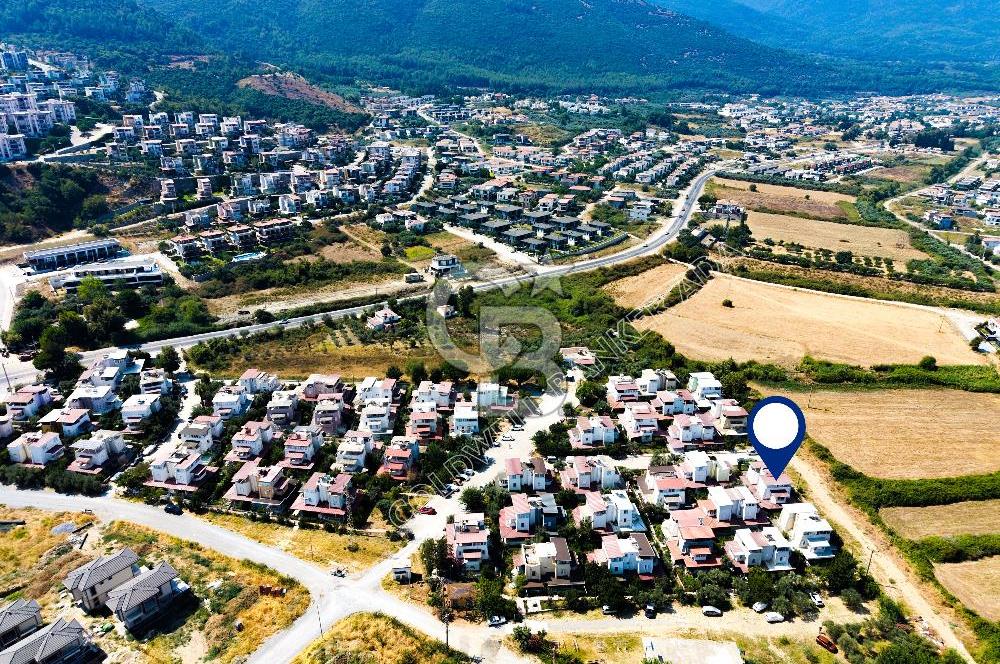 Kuşadası Güzelçamlı da satılık 7+1 triplex bahçeli yazlık