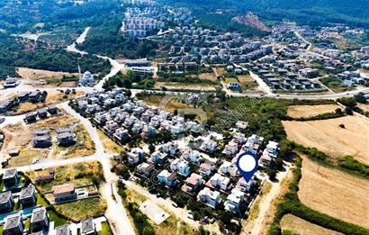 Kuşadası Güzelçamlı da satılık 7+1 triplex bahçeli yazlık