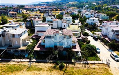 Kuşadası Güzelçamlı da satılık 7+1 triplex bahçeli yazlık