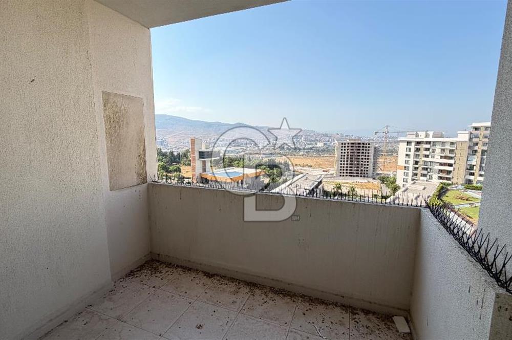 Kuzeyşehir Sitesin'de Havuz Cepheli 3+1 Kiralık Daire
