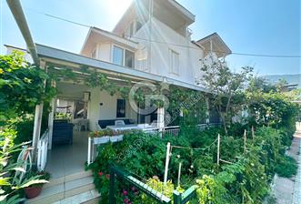 Kuşadası Güzelçamlı da satılık 7+1 triplex bahçeli yazlık - 1 - 367152