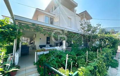 Kuşadası Güzelçamlı da satılık 7+1 triplex bahçeli yazlık