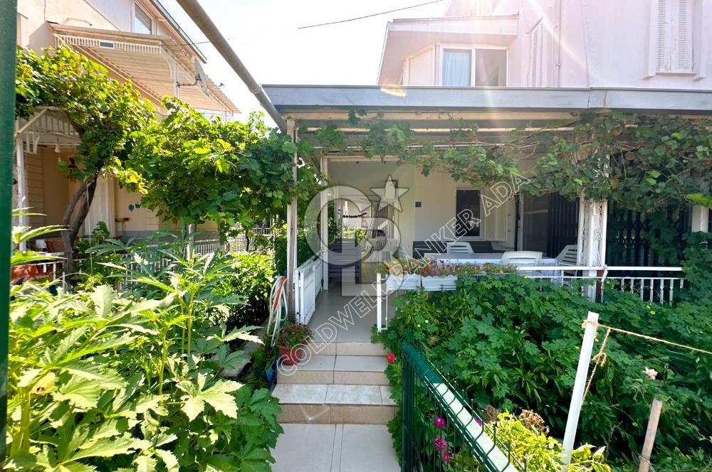 Kuşadası Güzelçamlı da satılık 7+1 triplex bahçeli yazlık