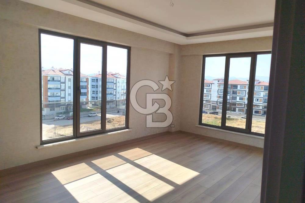 COLDWELL BANKER'DAN KARAMAN CAD. YAKINI LÜKS FERAH SATILIK 3+1 DAİRE