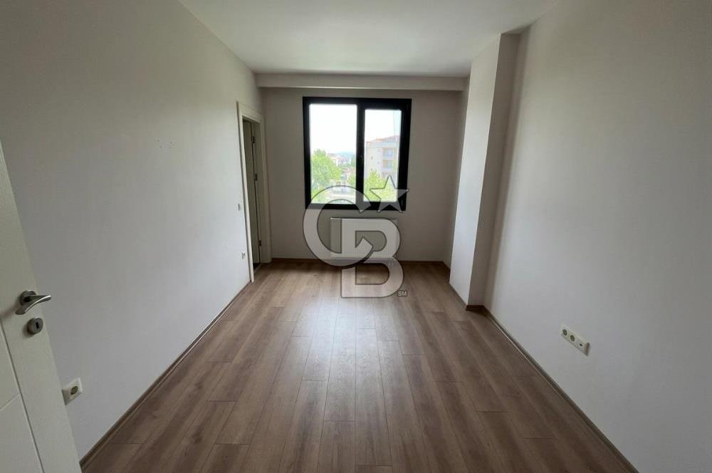 Samandıra Konakları Ara Kat Otoparklı Güvenlikli 3+1 Daire