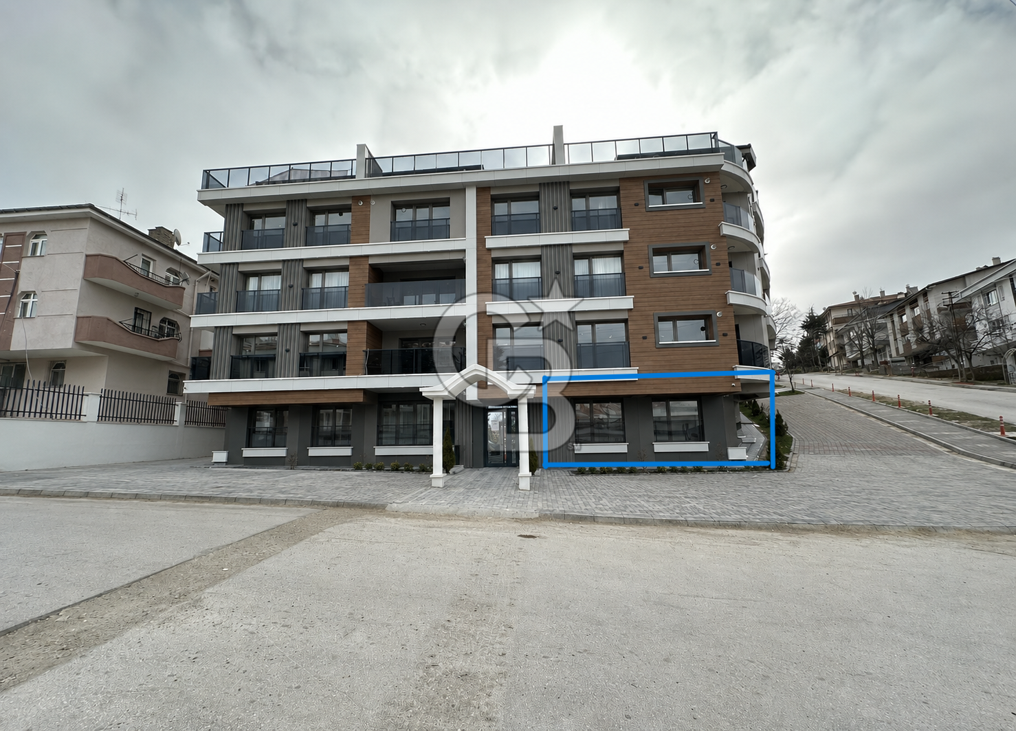 ÖVEÇLERDE SATILIK 2+1 DAİRE