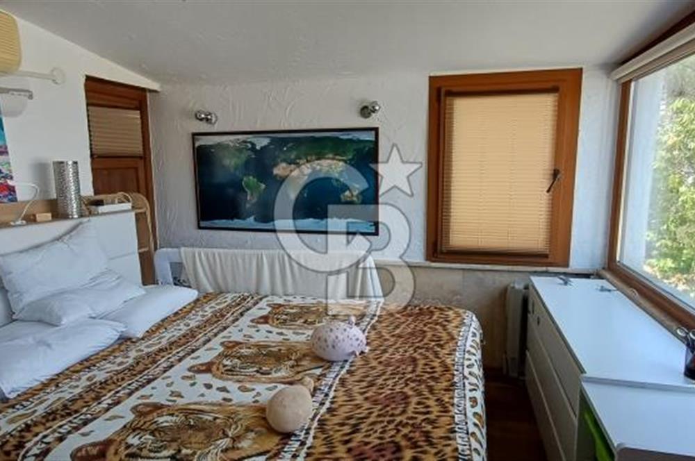 Bodrum Torba Satılık 4 + 1 Müştemilatlı Tripleks