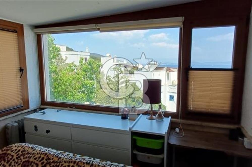 Bodrum Torba Satılık 4 + 1 Müştemilatlı Tripleks