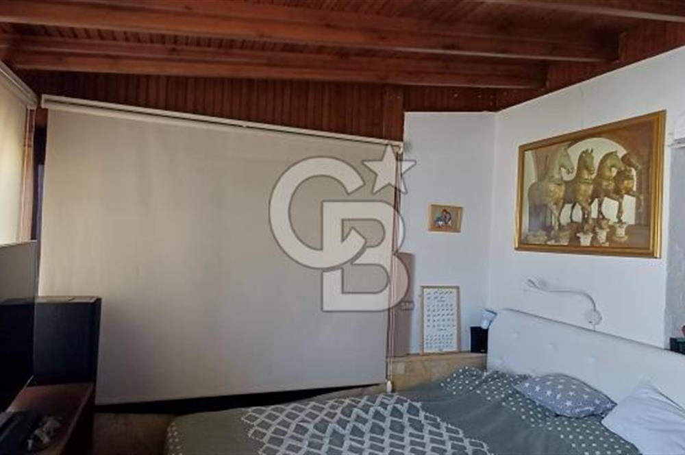 Bodrum Torba Satılık 4 + 1 Müştemilatlı Tripleks