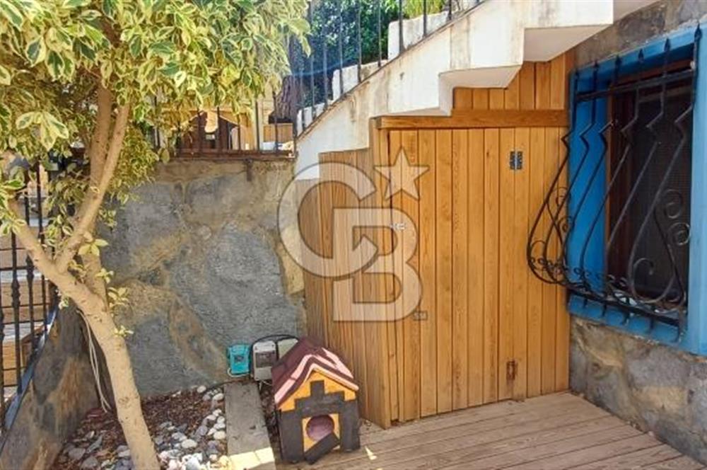 Bodrum Torba Satılık 4 + 1 Müştemilatlı Tripleks