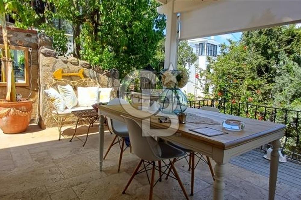 Bodrum Torba Satılık 4 + 1 Müştemilatlı Tripleks