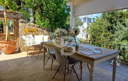 Bodrum Torba Satılık 4 + 1 Müştemilatlı Tripleks