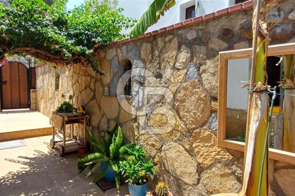 Bodrum Torba Satılık 4 + 1 Müştemilatlı Tripleks