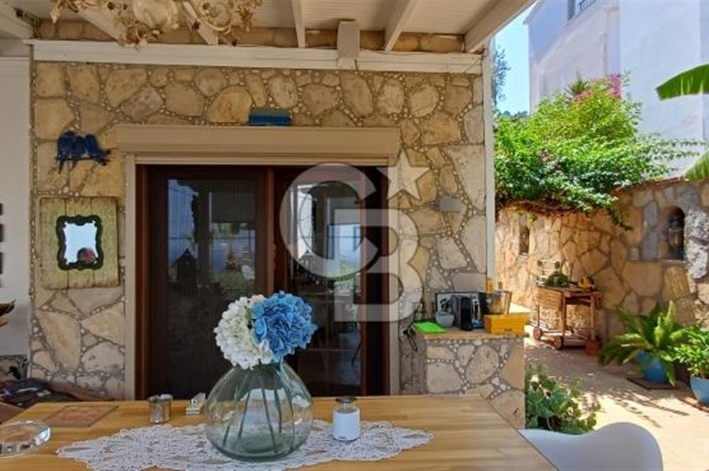 Bodrum Torba Satılık 4 + 1 Müştemilatlı Tripleks