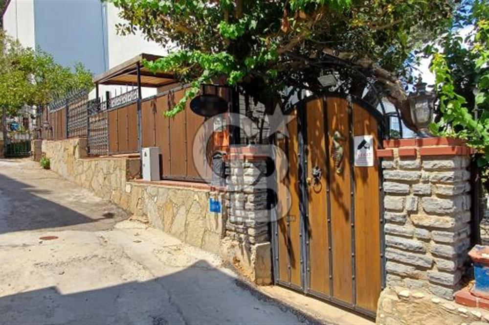 Bodrum Torba Satılık 4 + 1 Müştemilatlı Tripleks