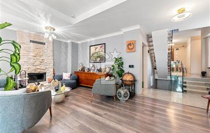 ZEKERİYAKÖYDE DENİZ MANZARALI ÖZEL MİMARİ 7+2 KİRALIK LÜKS VİLLA