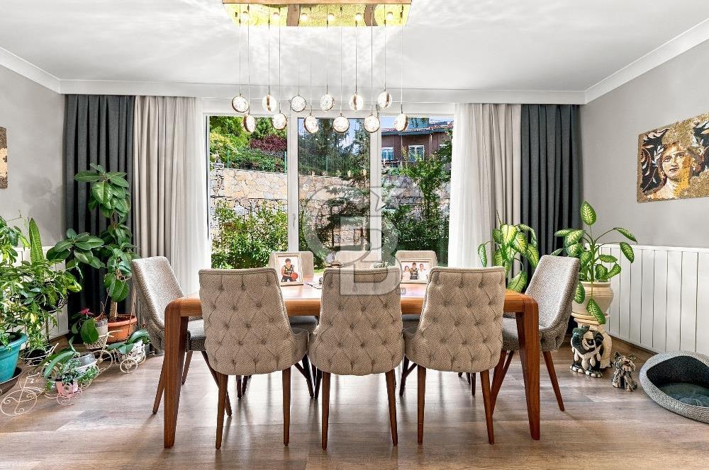 ZEKERİYAKÖYDE DENİZ MANZARALI ÖZEL MİMARİ 7+2 KİRALIK LÜKS VİLLA
