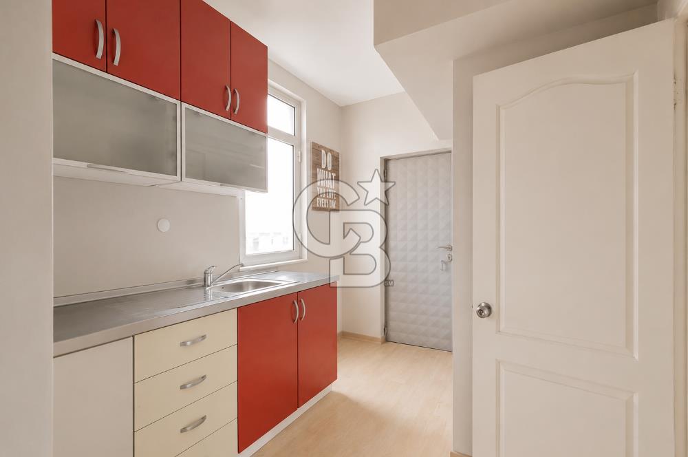 İçerenköy'de Metro Yanı Adalar Manzaralı 100 m² Kiralık Ofis