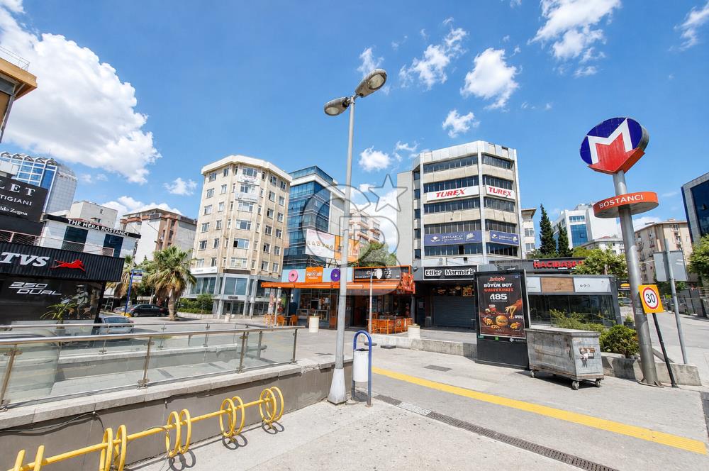 İçerenköy'de Metro Yanı Adalar Manzaralı 100 m² Kiralık Ofis