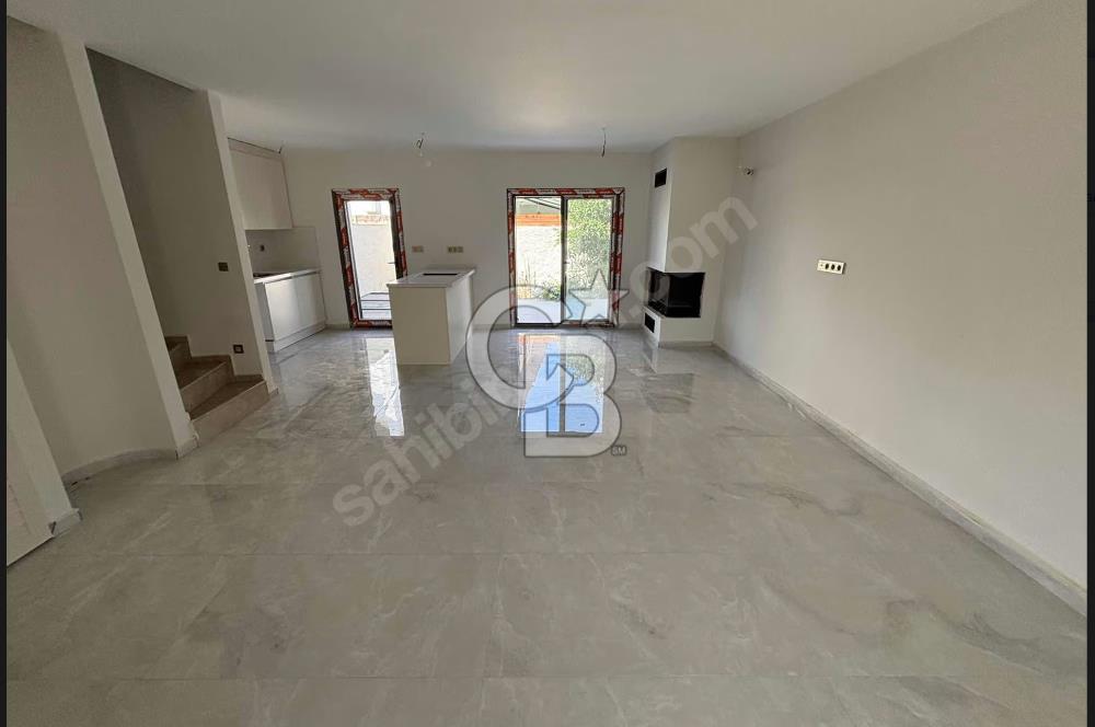 ÇEŞME ILICADA DENİZA YAKIN VİLLA