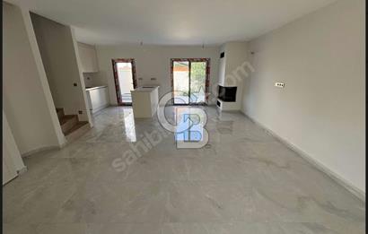 ÇEŞME ILICADA DENİZA YAKIN VİLLA