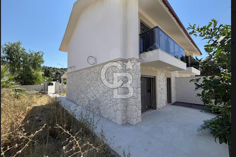 ÇEŞME ILICADA DENİZA YAKIN VİLLA