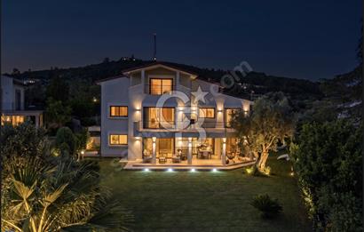 URLA TORASAN MAHALLESİNDE 5+2 TAM MÜSTAKİL VİLLA