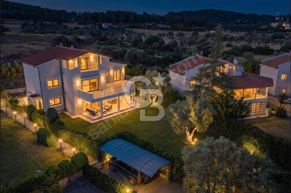 URLA TORASAN MAHALLESİNDE 5+2 TAM MÜSTAKİL VİLLA