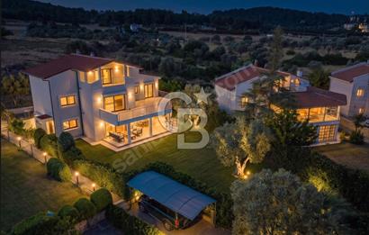 URLA TORASAN MAHALLESİNDE 5+2 TAM MÜSTAKİL VİLLA