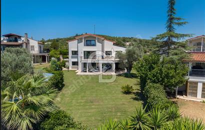 URLA TORASAN MAHALLESİNDE 5+2 TAM MÜSTAKİL VİLLA