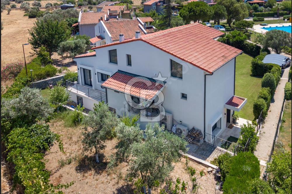 URLA TORASAN MAHALLESİNDE 5+2 TAM MÜSTAKİL VİLLA
