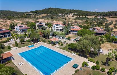 URLA TORASAN MAHALLESİNDE 5+2 TAM MÜSTAKİL VİLLA